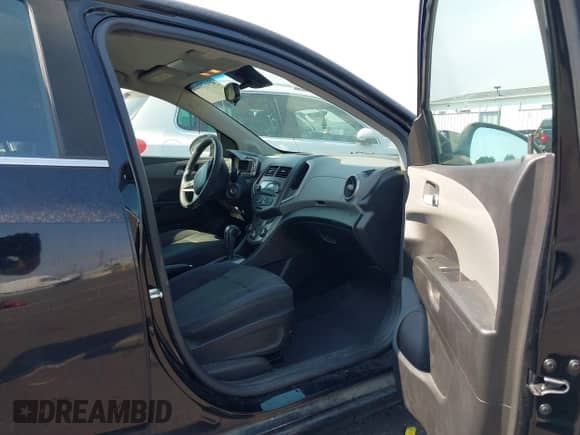 2012 Chevrolet Sonic LT с VIN 1G1JC5SHXC4194604, выставлен на аукционе IAAI как лот 43173120 с пробегом 200 428 миль миль и . История ставок и продаж доступна на DreamBid. Изображение 5.