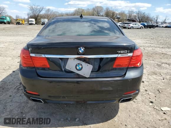 2009 BMW 7 Series 750i z VIN WBAKA83559CY33507, wystawiony jako Copart lot #50502475 z przebiegiem Nie podano mil oraz Czysty tytuł • Clean title. Historia ofert i sprzedaży dostępna na DreamBid. Obrazek 6.