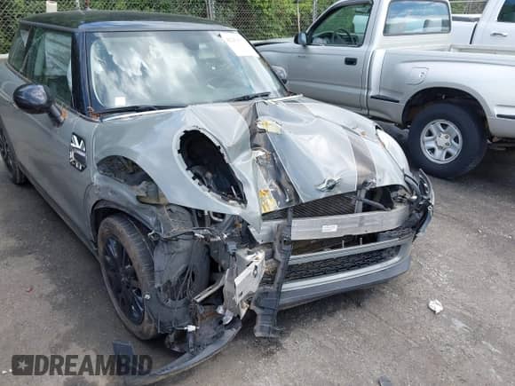 2015 MINI Hardtop with VIN WMWXM5C53FT973269, listed as a IAAI auction lot 42263552 with 133,627 mi miles and . Bid and sale history available at DreamBid. Image 6.