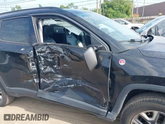 2018 Jeep Compass Trailhawk с VIN 3C4NJDDB0JT129673, выставлен на аукционе IAAI как лот 42887666 с пробегом 121 735 миль миль и . История ставок и продаж доступна на DreamBid. Изображение 6.