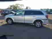2010 Dodge Journey SE z VIN 3D4PG4FB3AT257705, wystawiony jako IAAI lot #43370601 z przebiegiem 245 457 mil mil oraz . Historia ofert i sprzedaży dostępna na DreamBid. Obrazek 14.