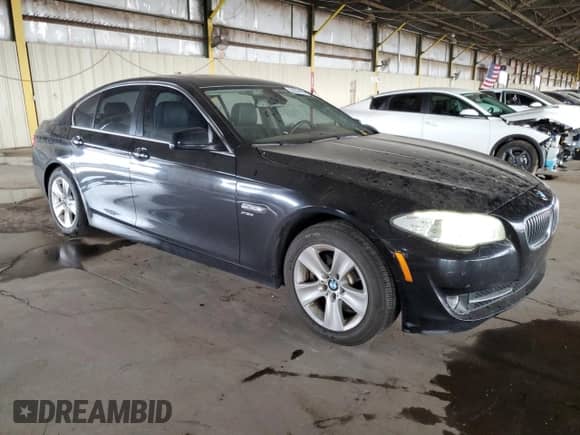2012 BMW 5 Series 528i xDrive с VIN WBAXH5C57CDW07020, выставлен на аукционе Copart как лот 84280465 с пробегом 131 910 миль миль и Чистый • Clean title. История ставок и продаж доступна на DreamBid. Изображение 4.