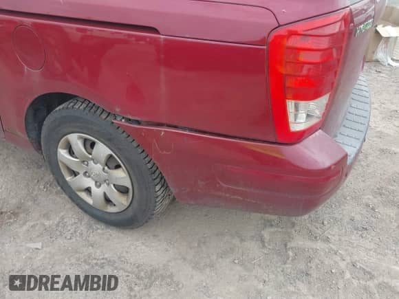 2008 Hyundai Entourage GLS z VIN KNDMC233886045738, wystawiony jako IAAI lot #42258530 z przebiegiem 190 771 mil mil oraz . Historia ofert i sprzedaży dostępna na DreamBid. Obrazek 14.