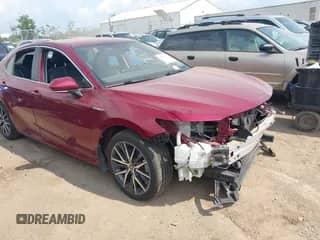 2021 Toyota Camry Hybrid XLE with VIN 4T1F31AK2MU548471, listed as a IAAI auction lot 42593756 with 48,076 mi miles and . Bid and sale history available at DreamBid. Image 1.