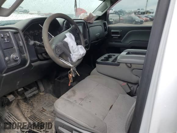 2017 Chevrolet Silverado 2500HD Work Truck z VIN 1GC1KUEY3HF224084, wystawiony jako Copart lot #71694455 z przebiegiem 132 441 mil mil oraz Nie do naprawy • Non repairable. Historia ofert i sprzedaży dostępna na DreamBid. Obrazek 7.