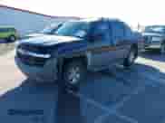 2002 Chevrolet Avalanche with VIN 3GNEK13T82G272572, listed as a IAAI auction lot 43380550 with 197,793 mi miles and . Bid and sale history available at DreamBid. Image 2.