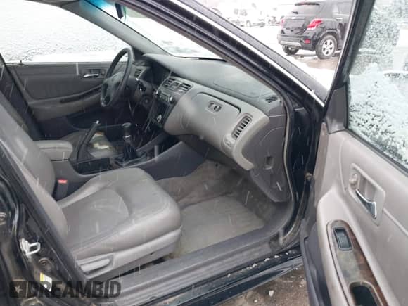 2002 Honda Accord EX with VIN 1HGCG55682A103846, listed as a IAAI auction lot 41512374 with 312,884 mi miles and . Bid and sale history available at DreamBid. Image 5.