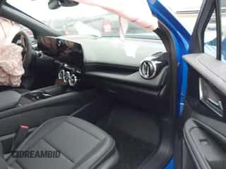 2024 Chevrolet Blazer EV eAWD LT z VIN 3GNKDBRJ8RS263824, wystawiony jako IAAI lot #41743867 z przebiegiem 3 347 mil mil oraz . Historia ofert i sprzedaży dostępna na DreamBid. Obrazek 5.