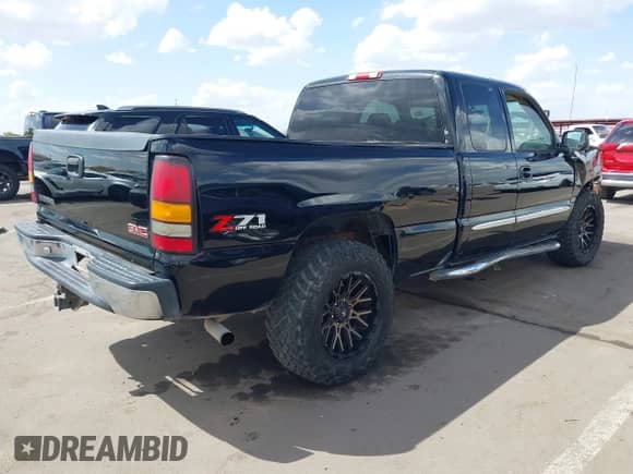 2004 GMC Sierra 1500 SLE with VIN 2GTEK19T841288170, listed as a IAAI auction lot 41955837 with 118,677 mi miles and . Bid and sale history available at DreamBid. Image 4.
