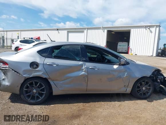 2015 Dodge Dart SXT z VIN 1C3CDFBB4FD301282, wystawiony jako IAAI lot #43149608 z przebiegiem 122 515 mil mil oraz . Historia ofert i sprzedaży dostępna na DreamBid. Obrazek 13.