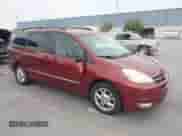 2005 Toyota Sienna XLE Limited z VIN 5TDZA22C15S281382, wystawiony jako IAAI lot #43300575 z przebiegiem 141 246 mil mil oraz . Historia ofert i sprzedaży dostępna na DreamBid. Obrazek 1.