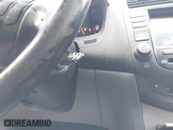 2005 Honda Accord с VIN JHMCN36595C002787, выставлен на аукционе IAAI как лот 41324437 с пробегом 236 515 миль миль и . История ставок и продаж доступна на DreamBid. Изображение 11.