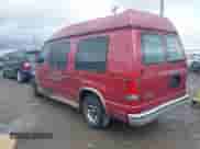 1998 Ford Econoline Cargo Recreational z VIN 1FDRE14L8WHB21173, wystawiony jako IAAI lot #41496604 z przebiegiem 157 117 mil mil oraz . Historia ofert i sprzedaży dostępna na DreamBid. Obrazek 3.