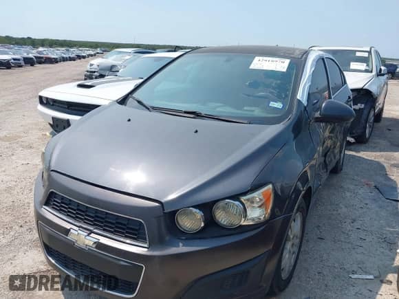 2014 Chevrolet Sonic LT с VIN 1G1JC5SH4E4233917, выставлен на аукционе IAAI как лот 42918970 с пробегом 110 733 миль миль и . История ставок и продаж доступна на DreamBid. Изображение 2.