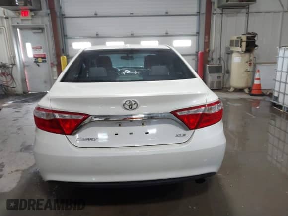 2016 Toyota Camry XLE с VIN 4T1BF1FK1GU601082, выставлен на аукционе IAAI как лот 41593120 с пробегом 229 889 миль миль и . История ставок и продаж доступна на DreamBid. Изображение 16.