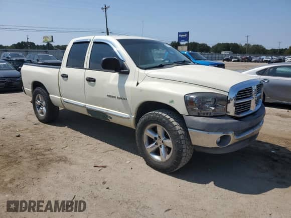 2007 Dodge 1500 SLT z VIN 1D7HA18P17J613195, wystawiony jako Copart lot #80204825 z przebiegiem 237 545 mil mil oraz Czysty tytuł • Clean title. Historia ofert i sprzedaży dostępna na DreamBid. Obrazek 4.