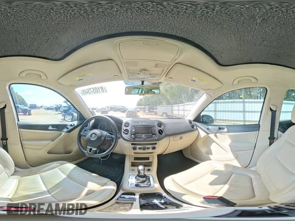 2013 Volkswagen Tiguan S с VIN WVGAV7AX2DW529006, выставлен на аукционе Copart как лот 81057545 с пробегом Не указан миль и Списание • Salvage title. История ставок и продаж доступна на DreamBid. Изображение 15.