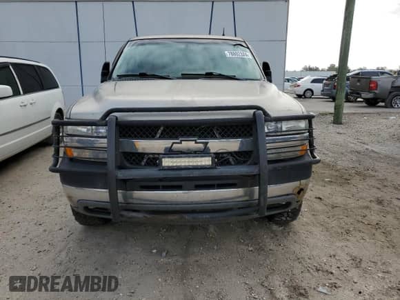 2002 Chevrolet Silverado 2500HD LS z VIN 1GCHK23G22F104183, wystawiony jako Copart lot #78802324 z przebiegiem Nie podano mil oraz Szkoda całkowita • Salvage title. Historia ofert i sprzedaży dostępna na DreamBid. Obrazek 5.