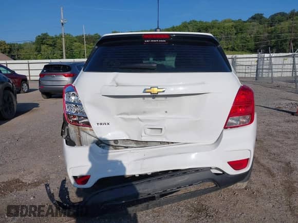 2018 Chevrolet Trax LS с VIN 3GNCJKSB5JL228964, выставлен на аукционе IAAI как лот 43041845 с пробегом 132 615 миль миль и . История ставок и продаж доступна на DreamBid. Изображение 17.