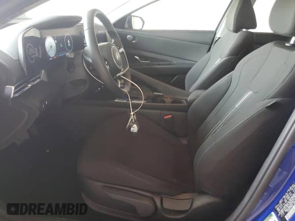 2024 Hyundai Elantra SEL с VIN KMHLS4DG2RU764715, выставлен на аукционе Copart как лот 68375535 с пробегом 8 241 миль миль и Списание • Salvage title. История ставок и продаж доступна на DreamBid. Изображение 7.