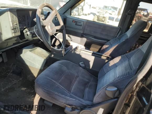 1993 Chevrolet S-10 с VIN 1GCCS19Z2P8108274, выставлен на аукционе Copart как лот 88914765 с пробегом 192 985 миль миль и Списание • Salvage title. История ставок и продаж доступна на DreamBid. Изображение 7.