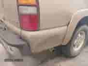 2001 Chevrolet Suburban LT z VIN 1GNFK16T61J195133, wystawiony jako IAAI lot #42808384 z przebiegiem 319 077 mil mil oraz . Historia ofert i sprzedaży dostępna na DreamBid. Obrazek 12.