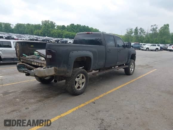 2009 Chevrolet Silverado 3500HD with VIN 1GCHK73K79F157683, listed as a IAAI auction lot 42472022 with 292,765 mi miles and . Bid and sale history available at DreamBid. Image 4.