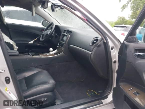 2012 Lexus IS 350 z VIN JTHCE5C22C5002735, wystawiony jako IAAI lot #42295104 z przebiegiem 253 853 mil mil oraz . Historia ofert i sprzedaży dostępna na DreamBid. Obrazek 5.