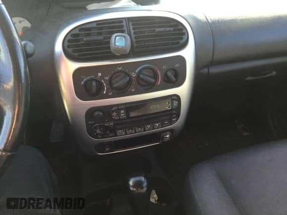 2003 Dodge Neon Highline z VIN 1B3ES46C03D244299, wystawiony jako Copart lot #75597954 z przebiegiem 165 183 mil mil oraz Szkoda całkowita • Salvage title. Historia ofert i sprzedaży dostępna na DreamBid. Obrazek 8.