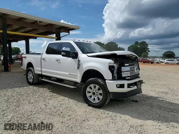 2018 Ford F-250 XL с VIN 1FT7W2BT6JEB05484, выставлен на аукционе Copart как лот 68192705 с пробегом 170 103 миль миль и Списание • Salvage title. История ставок и продаж доступна на DreamBid. Изображение 14.