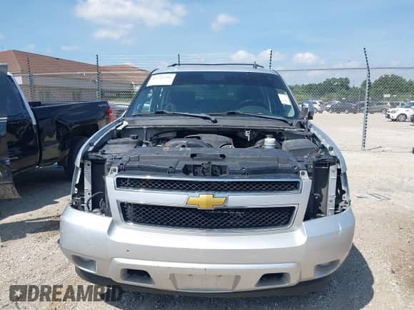 2013 Chevrolet Tahoe LS z VIN 1GNSCAE08DR153829, wystawiony jako IAAI lot #42742266 z przebiegiem 216 821 mil mil oraz . Historia ofert i sprzedaży dostępna na DreamBid. Obrazek 12.