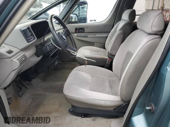 1992 Chevrolet Lumina с VIN 1GNDU06DXNT138044, выставлен на аукционе Copart как лот 43595565 с пробегом 188 982 миль миль и Списание • Salvage title. История ставок и продаж доступна на DreamBid. Изображение 7.
