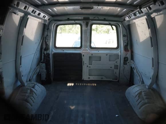 2008 Chevrolet Express Cargo с VIN 1GCGG25CX81180506, выставлен на аукционе IAAI как лот 43132673 с пробегом 368 577 миль миль и . История ставок и продаж доступна на DreamBid. Изображение 8.
