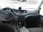 2017 Hyundai Tucson Sport z VIN KM8J3CA22HU313239, wystawiony jako IAAI lot #41649102 z przebiegiem 155 212 mil mil oraz . Historia ofert i sprzedaży dostępna na DreamBid. Obrazek 5.