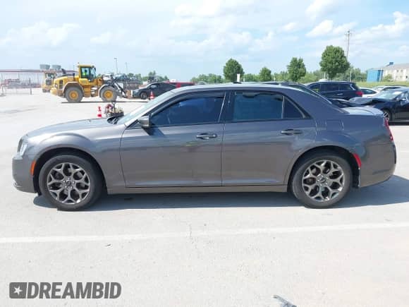 2016 Chrysler 300 S с VIN 2C3CCAGG9GH147960, выставлен на аукционе IAAI как лот 42691867 с пробегом 143 102 миль миль и . История ставок и продаж доступна на DreamBid. Изображение 14.