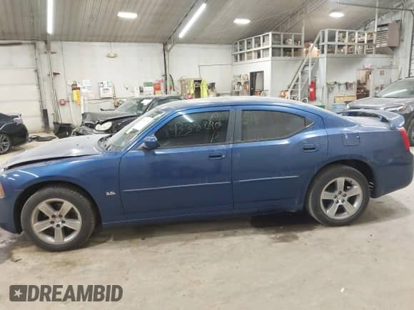 2010 Dodge Charger SXT z VIN 2B3CA3CV9AH128495, wystawiony jako IAAI lot #43382970 z przebiegiem 134 216 mil mil oraz . Historia ofert i sprzedaży dostępna na DreamBid. Obrazek 15.