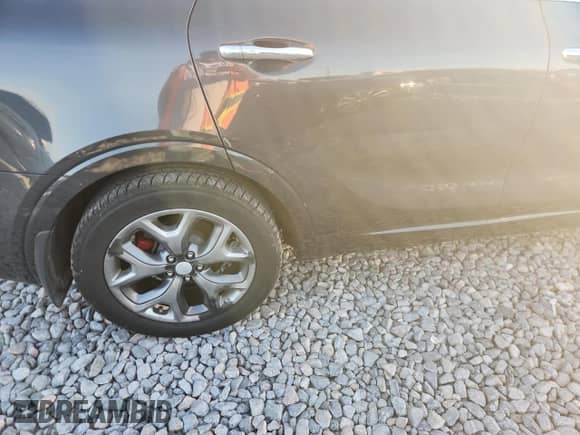 2017 Kia Sorento SXL z VIN 5XYPKDA52HG239503, wystawiony jako Copart lot #68789365 z przebiegiem 126 821 mil mil oraz Czysty tytuł • Clean title. Historia ofert i sprzedaży dostępna na DreamBid. Obrazek 11.