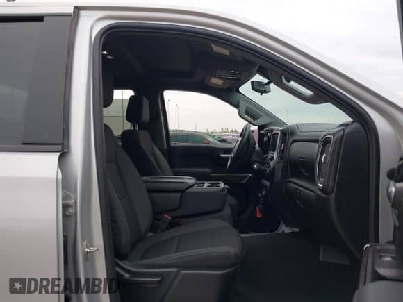 2020 Chevrolet Silverado 1500 LT with VIN 1GCRYDEDXLZ200399, listed as a IAAI auction lot 41320534 with 98,895 mi miles and . Bid and sale history available at DreamBid. Image 5.
