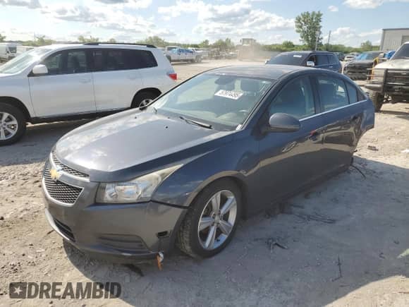 2013 Chevrolet Cruze 2LT с VIN 1G1PE5SB1D7133366, выставлен на аукционе Copart как лот 57974495 с пробегом 134 441 миль миль и На запчасти • Non repairable. История ставок и продаж доступна на DreamBid. Изображение 1.