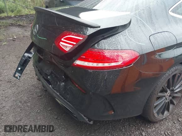 2017 Mercedes-Benz C 300 z VIN WDDWJ4JB7HF518667, wystawiony jako IAAI lot #42856481 z przebiegiem 89 688 mil mil oraz . Historia ofert i sprzedaży dostępna na DreamBid. Obrazek 17.