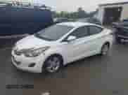 2013 Hyundai Elantra GLS z VIN 5NPDH4AE0DH354430, wystawiony jako IAAI lot #43440908 z przebiegiem 145 535 mil mil oraz . Historia ofert i sprzedaży dostępna na DreamBid. Obrazek 2.