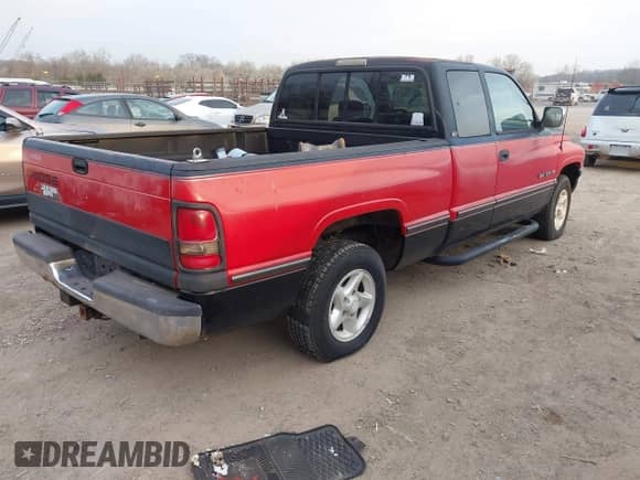1997 Dodge 1500 с VIN 3B7HC13Z6VG736356, выставлен на аукционе IAAI как лот 41779985 с пробегом 222 183 миль миль и . История ставок и продаж доступна на DreamBid. Изображение 4.