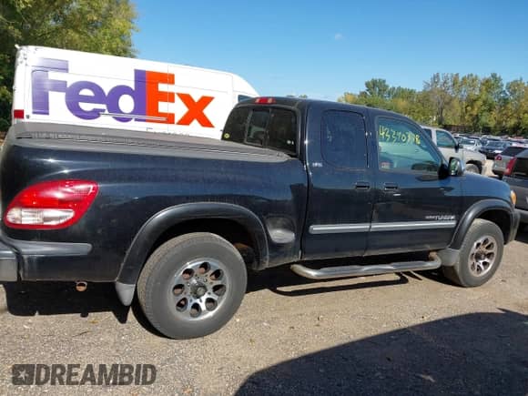 2005 Toyota Tundra SR5 с VIN 5TBBT44105S473288, выставлен на аукционе IAAI как лот 43390378 с пробегом 160 406 миль миль и . История ставок и продаж доступна на DreamBid. Изображение 13.