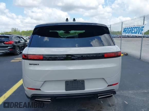 2024 Land Rover Range Rover Sport Dynamic SE с VIN SAL1L9FU7RA180295, выставлен на аукционе IAAI как лот 42350067 с пробегом 10 776 миль миль и . История ставок и продаж доступна на DreamBid. Изображение 16.