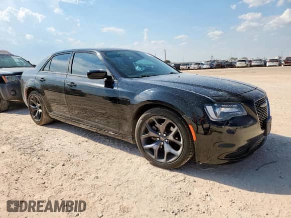 2022 Chrysler 300 Touring z VIN 2C3CCAAG9NH184559, wystawiony jako Copart lot #71168435 z przebiegiem 94 593 mil mil oraz Szkoda całkowita • Salvage title. Historia ofert i sprzedaży dostępna na DreamBid. Obrazek 4.