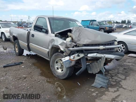 2000 Chevrolet Silverado 2500 с VIN 1GCFC24U1YZ258674, выставлен на аукционе IAAI как лот 43364700 с пробегом Не указан миль и . История ставок и продаж доступна на DreamBid. Изображение 1.