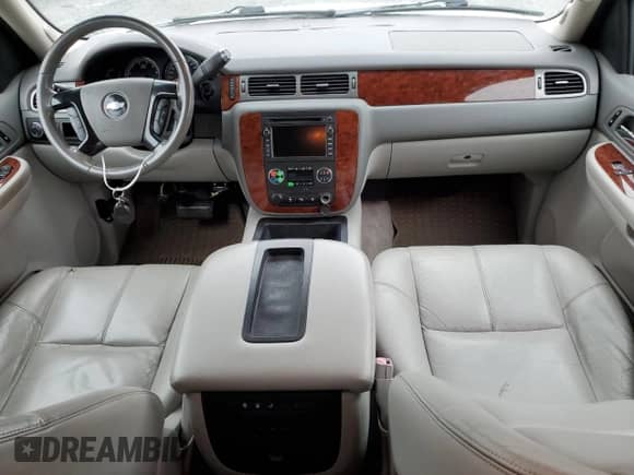 2009 Chevrolet Tahoe z VIN 1GNFC13539R120163, wystawiony jako Copart lot #58721595 z przebiegiem 183 307 mil mil oraz Czysty tytuł • Clean title. Historia ofert i sprzedaży dostępna na DreamBid. Obrazek 8.