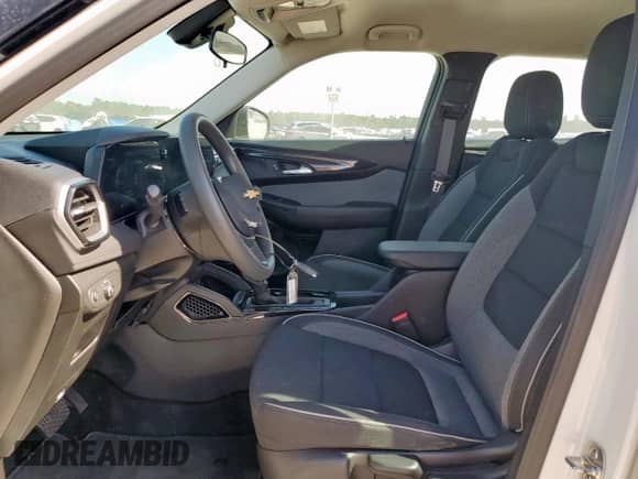 2024 Chevrolet TrailBlazer LS z VIN KL79MMS25RB097552, wystawiony jako Copart lot #69204665 z przebiegiem 41 288 mil mil oraz Szkoda całkowita • Salvage title. Historia ofert i sprzedaży dostępna na DreamBid. Obrazek 7.