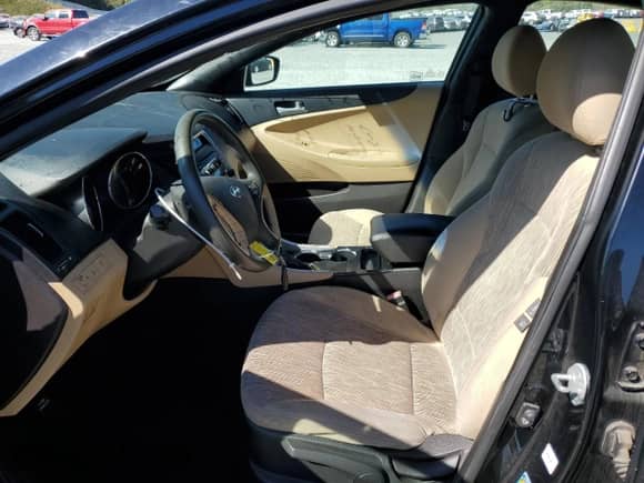 2012 Hyundai Sonata GLS z VIN 5NPEB4AC6CH360834, wystawiony jako Copart lot #85660485 z przebiegiem 141 067 mil mil oraz Czysty tytuł • Clean title. Historia ofert i sprzedaży dostępna na DreamBid. Obrazek 7.