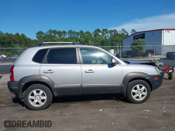 2005 Hyundai Tucson GLS с VIN KM8JN72D05U127647, выставлен на аукционе IAAI как лот 43129286 с пробегом 174 754 миль миль и . История ставок и продаж доступна на DreamBid. Изображение 12.